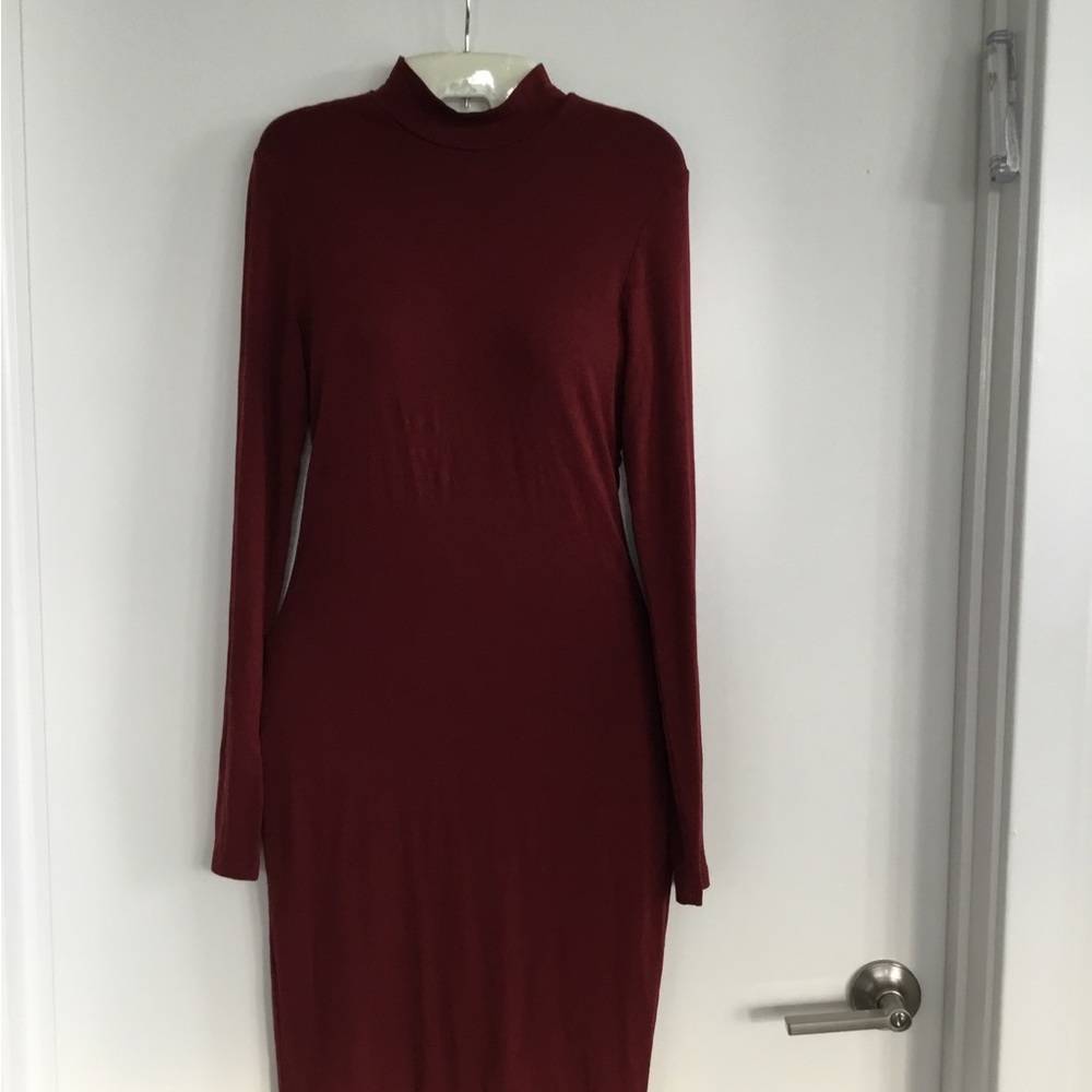 Elegant Burgundy Long Sleeve Dress